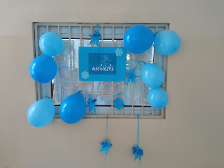 W KWIETNIU BĄDŹ NIEBIESKI!